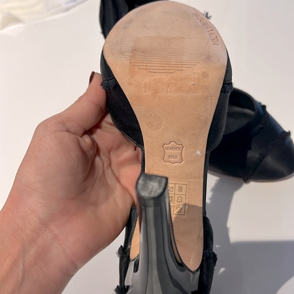 New BCBG Max Azria Black Satin/Fabric 5" Heels Size7 - Picture 6 of 6